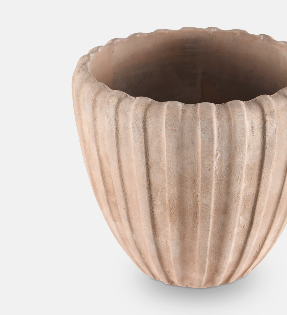 Alta Scalloped Planter