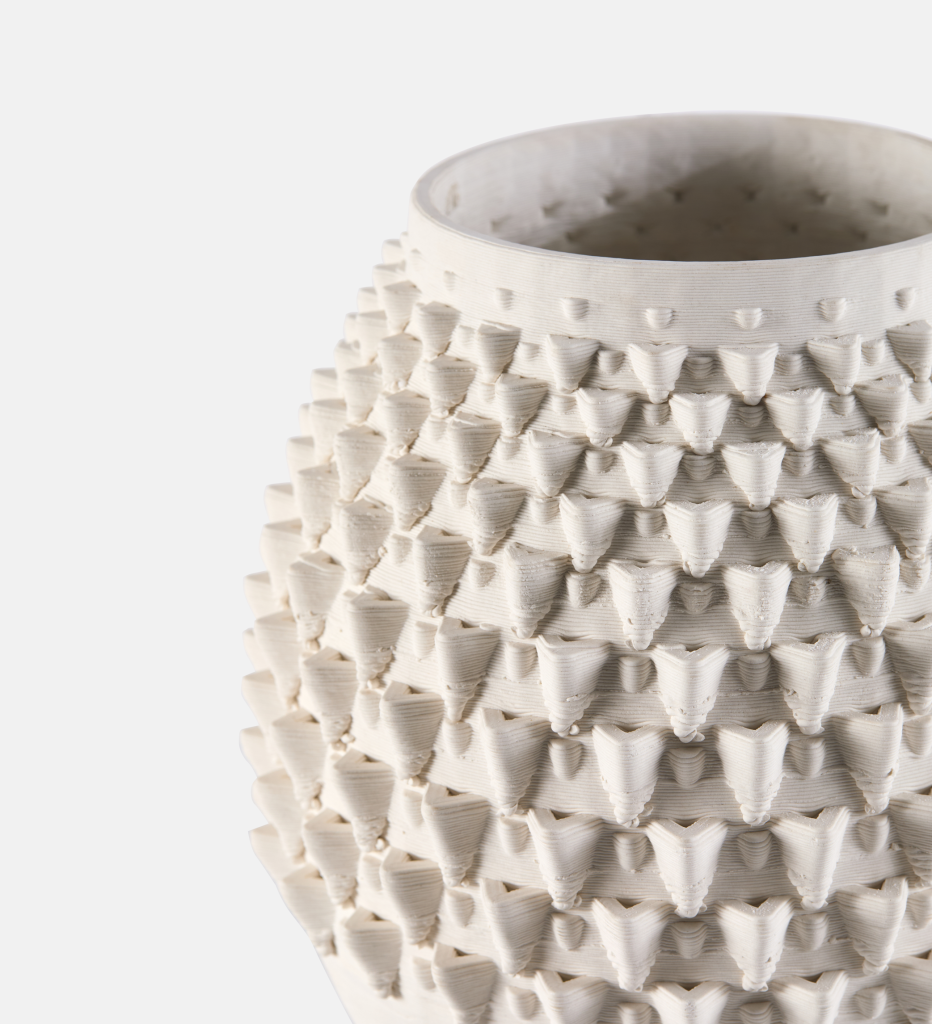 Lee Medium Detailed Vase