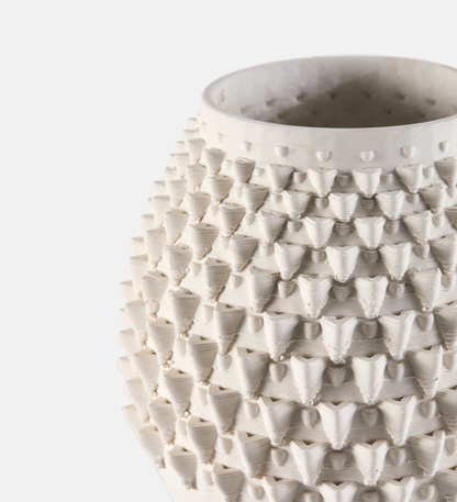 Lee Medium Detailed Vase
