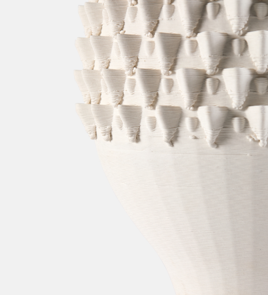 Lee Medium Detailed Vase